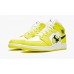 Кроссовки Nike Jordan 1 Mid GS Dynamic желтые 